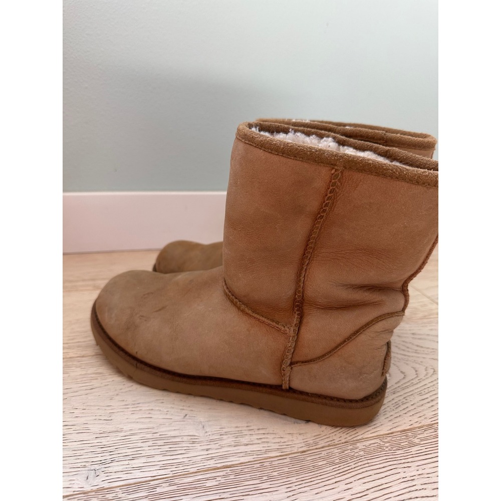 UGG Kids Classic Short Waterproof Leather Boots (Womens Size 6)1019646K Size 4